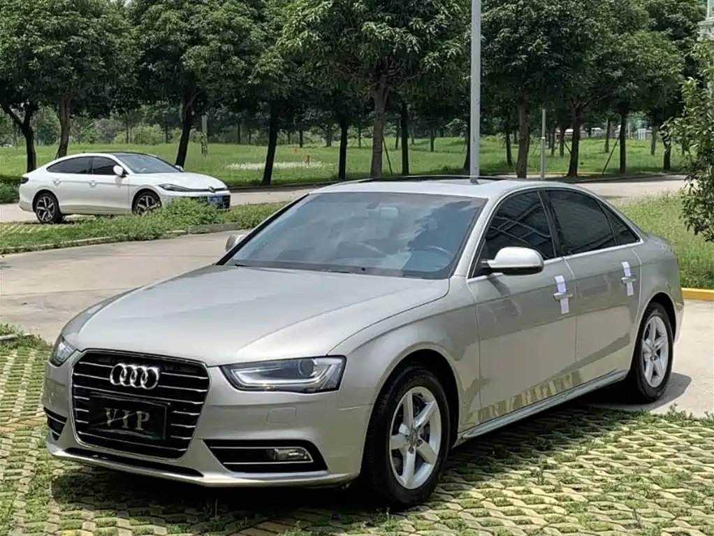 Audi A4L 2015