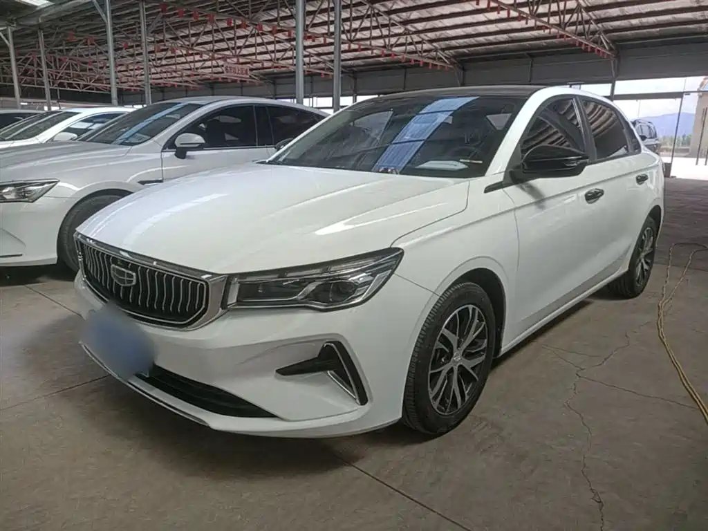 Geely Emgrand 2023