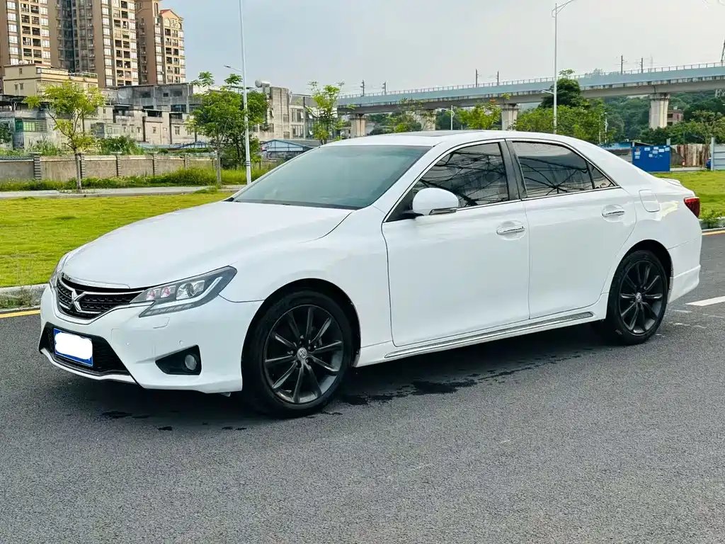 Toyota Reiz 2012