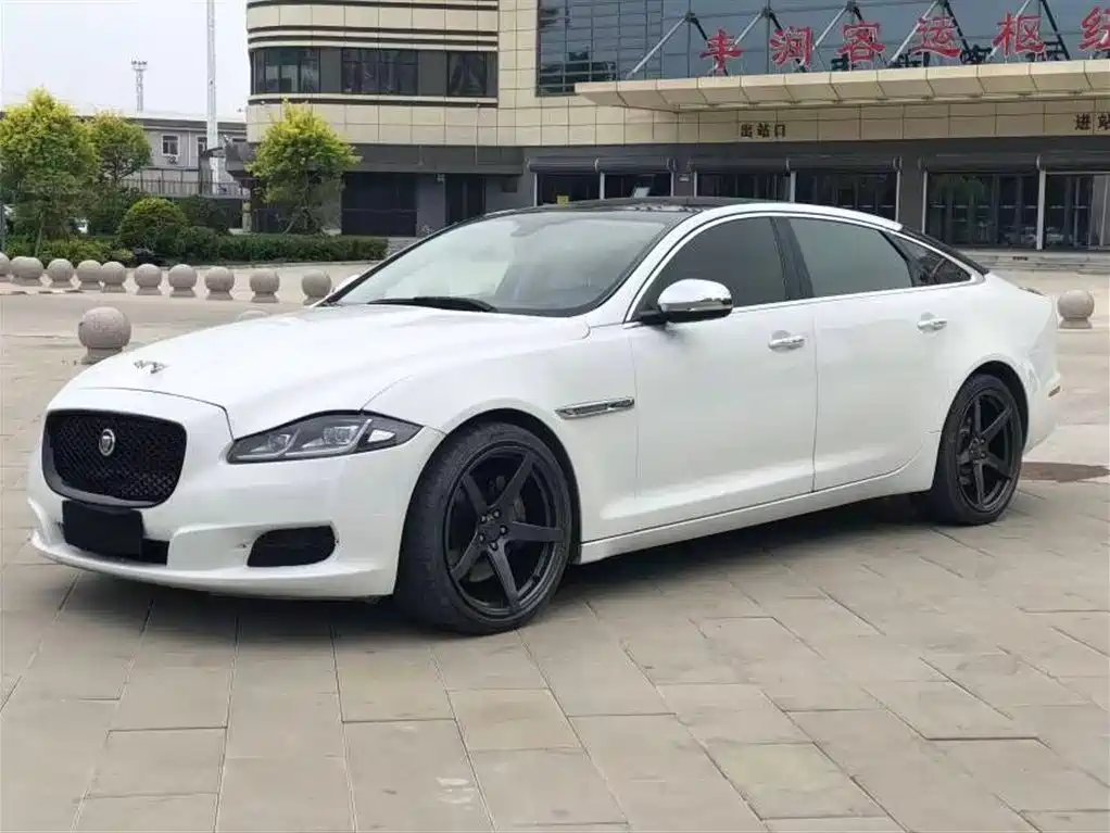 Jaguar XJ 2013