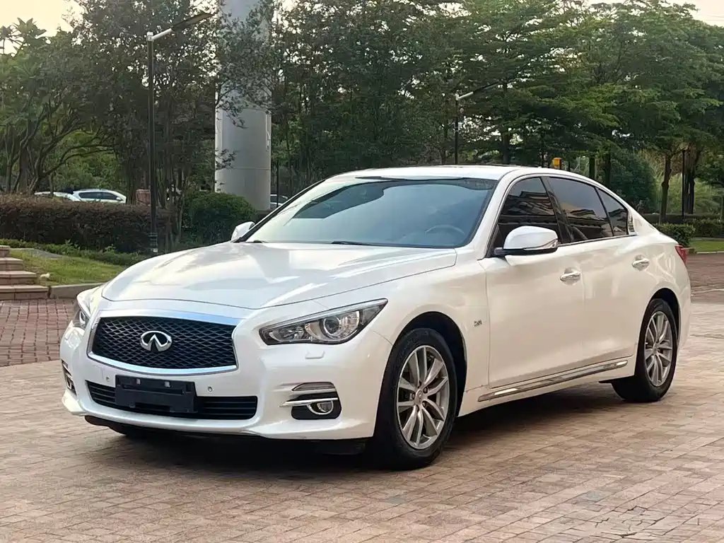 Infiniti Q50L 2015