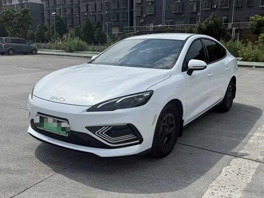 BYD Seal 05 DM-i 2025