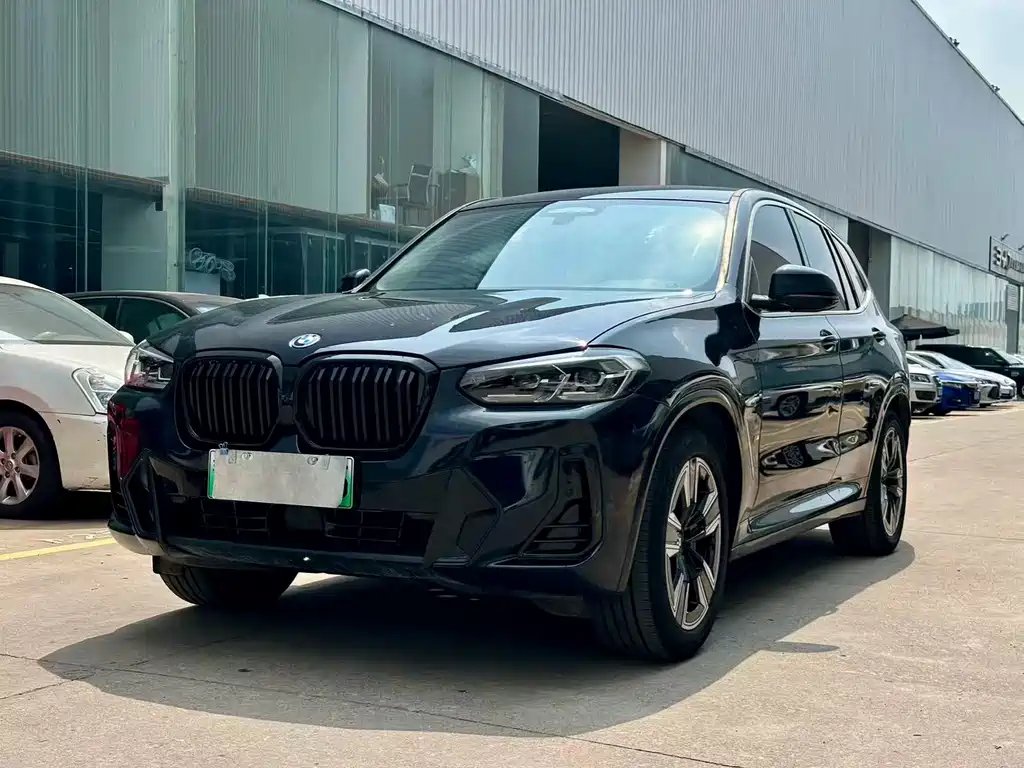 BMW iX3 2023