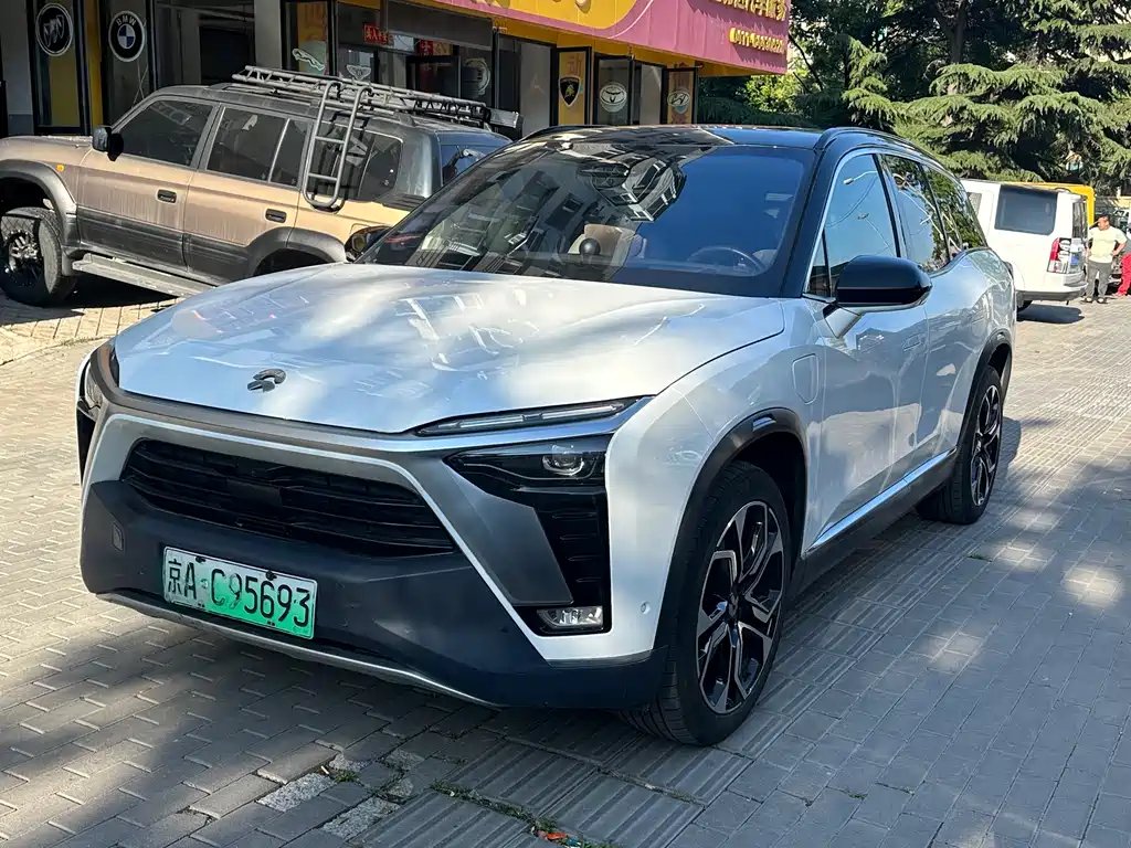 NIO ES8 2022
