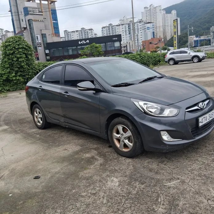 Hyundai Accent 2013