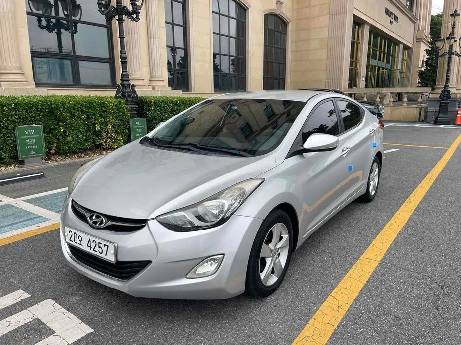 Hyundai AVANTE 2011