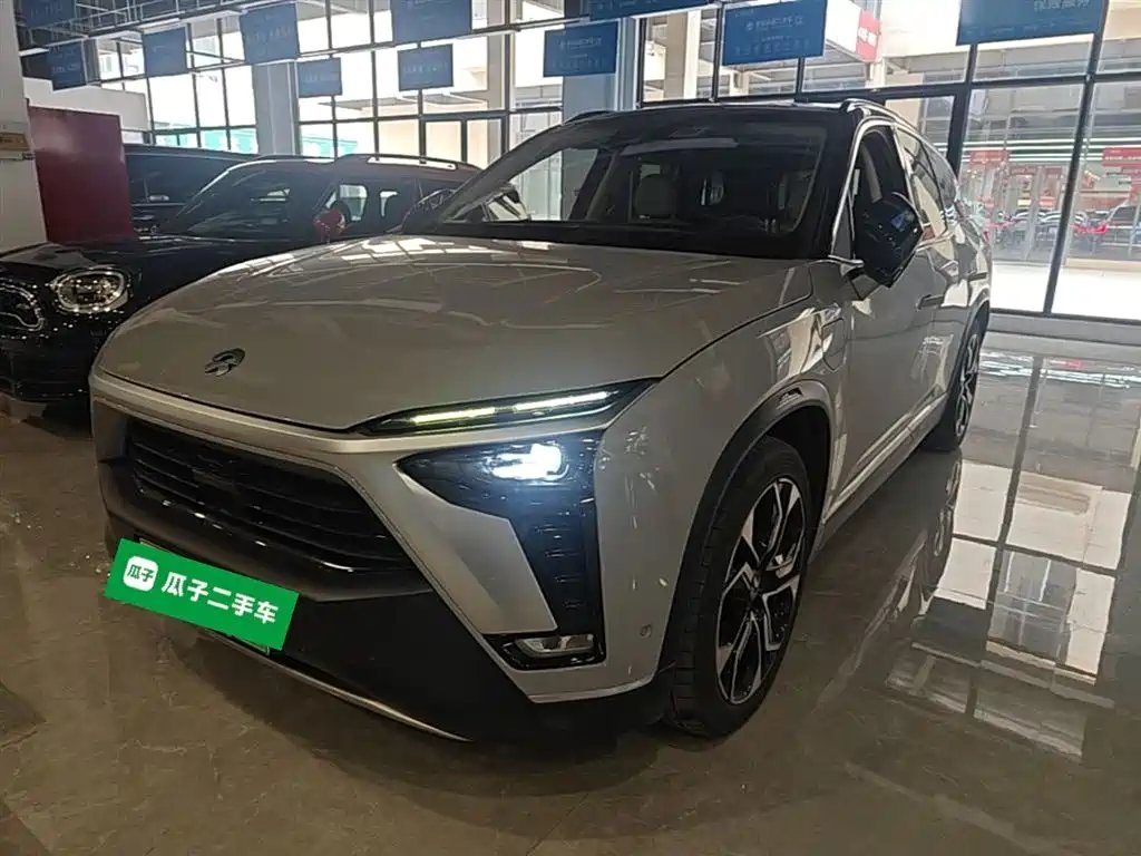 NIO ES8 2021