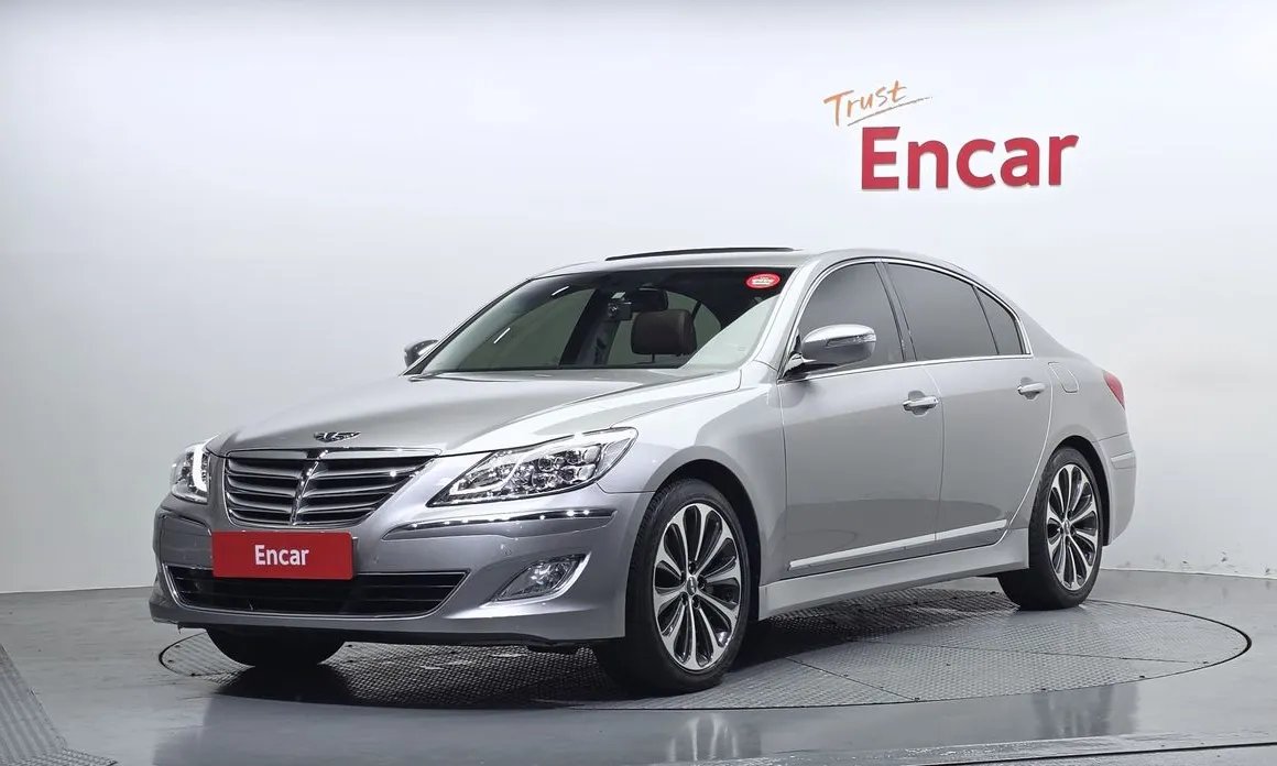 Hyundai Genesis 2012