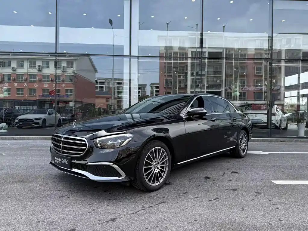 Mercedes-Benz E-Class 2022