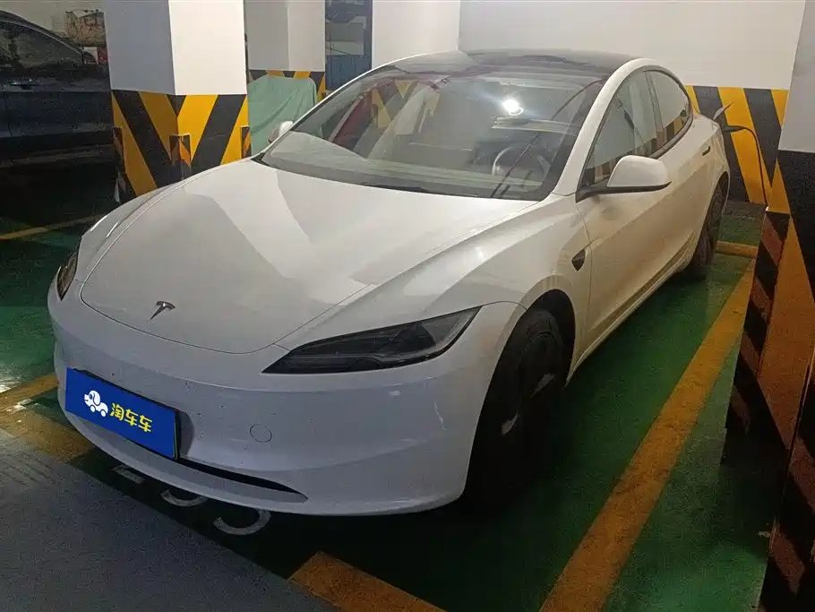 Tesla Model 3 2024