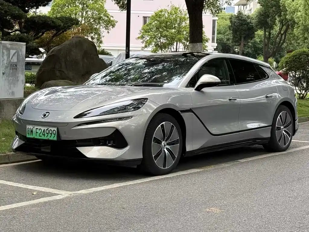 Denza Denza Z9GT 2024