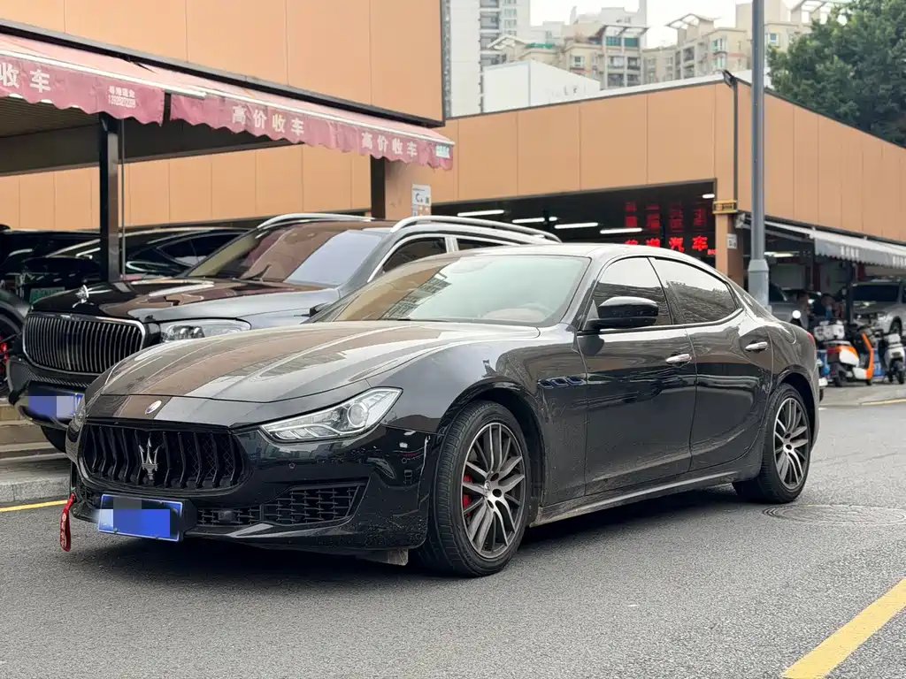 Maserati Ghibli 2021