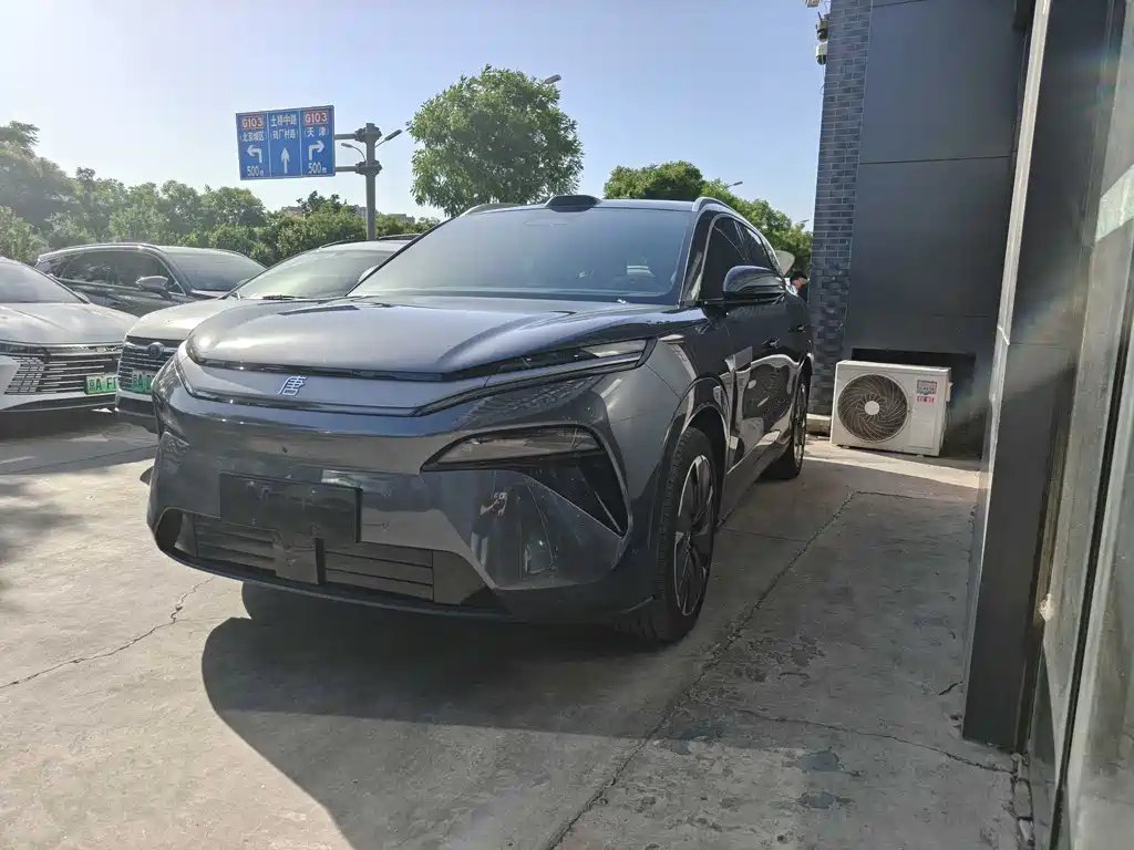 BYD Tang L 2025 — фото 1 из 5