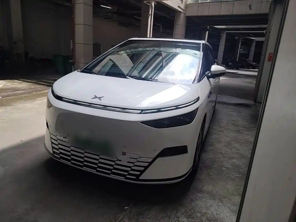 XPeng X9 2025