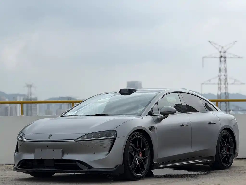 Luxeed Zhijie S7 2025