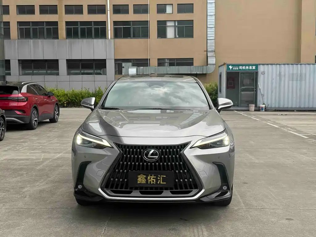 Lexus NX 2023