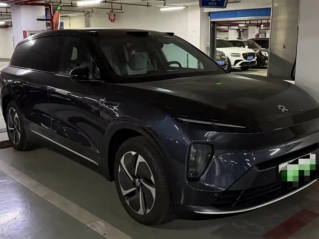 NIO ES8 2023
