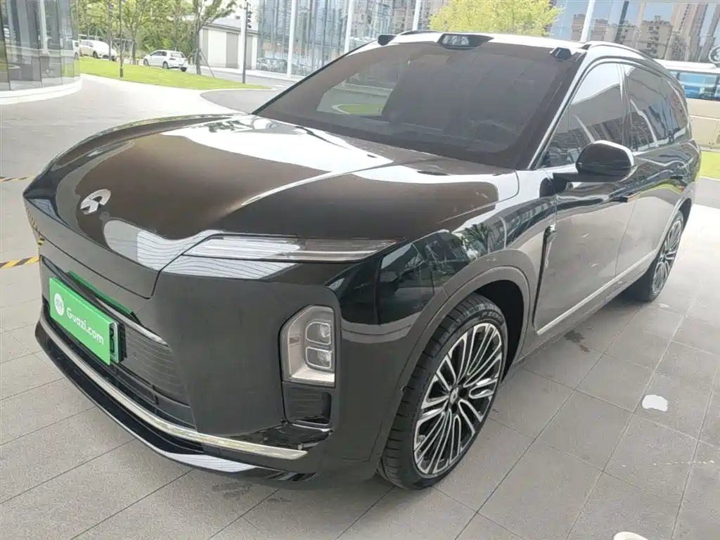 NIO ES8 2025