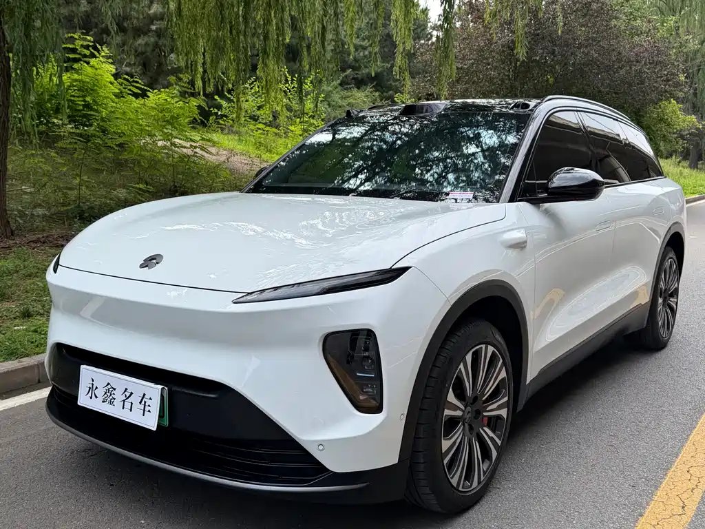 NIO ES8 2023