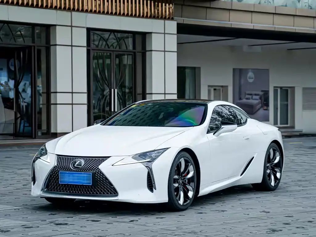 Lexus LC 2022 — фото 1 из 5