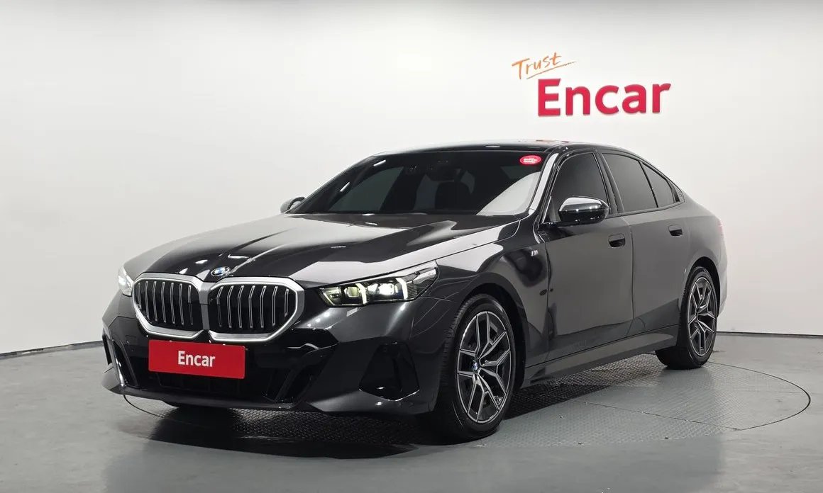 BMW 5-Series 2025