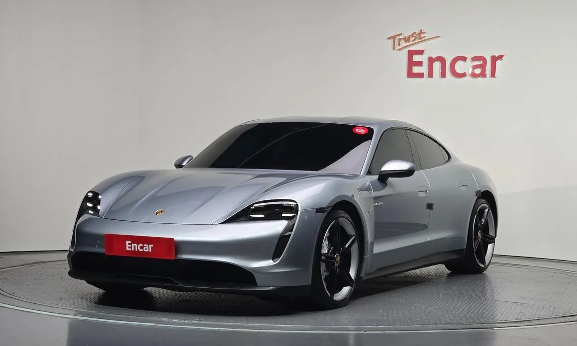 Porsche Taycan 2022
