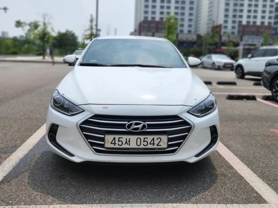 Hyundai AVANTE 2016