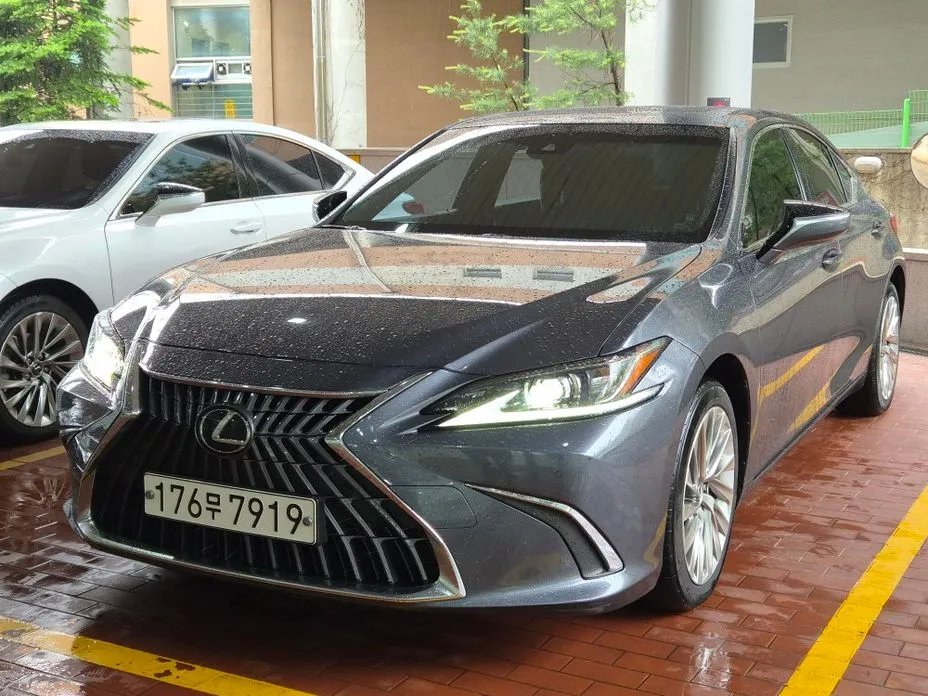 Lexus ES 2023
