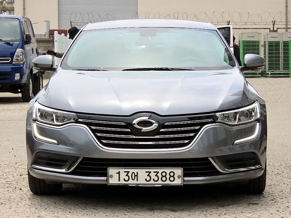 Renault SM6 2019