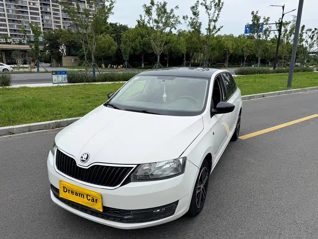 Skoda Rapid Spaceback 2015