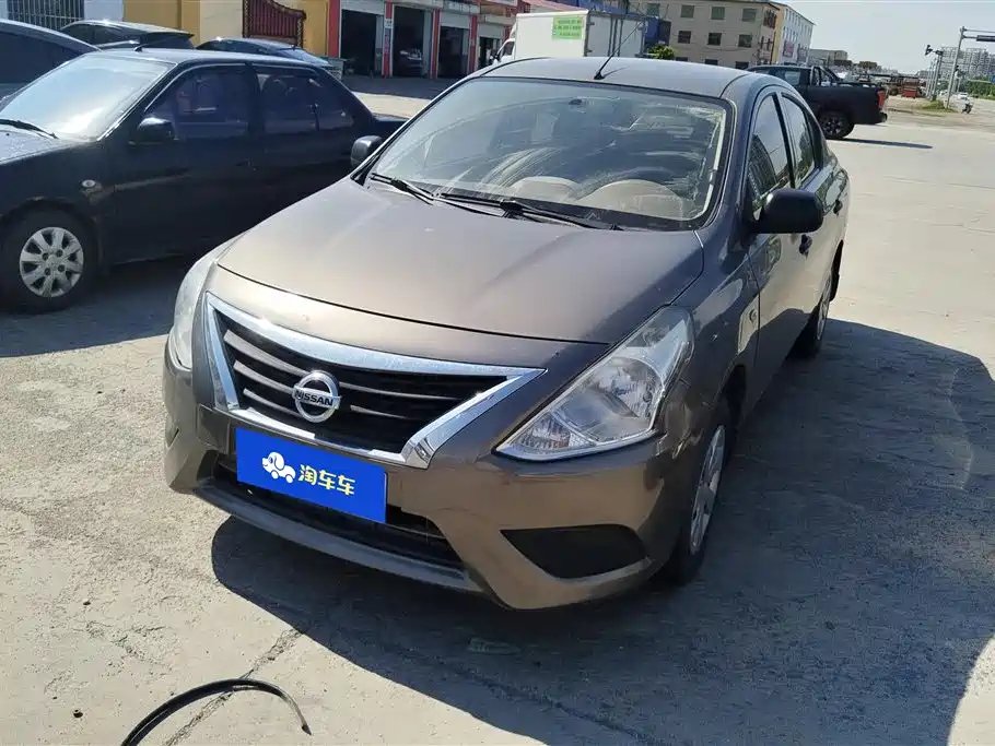 Nissan Sunny 2015