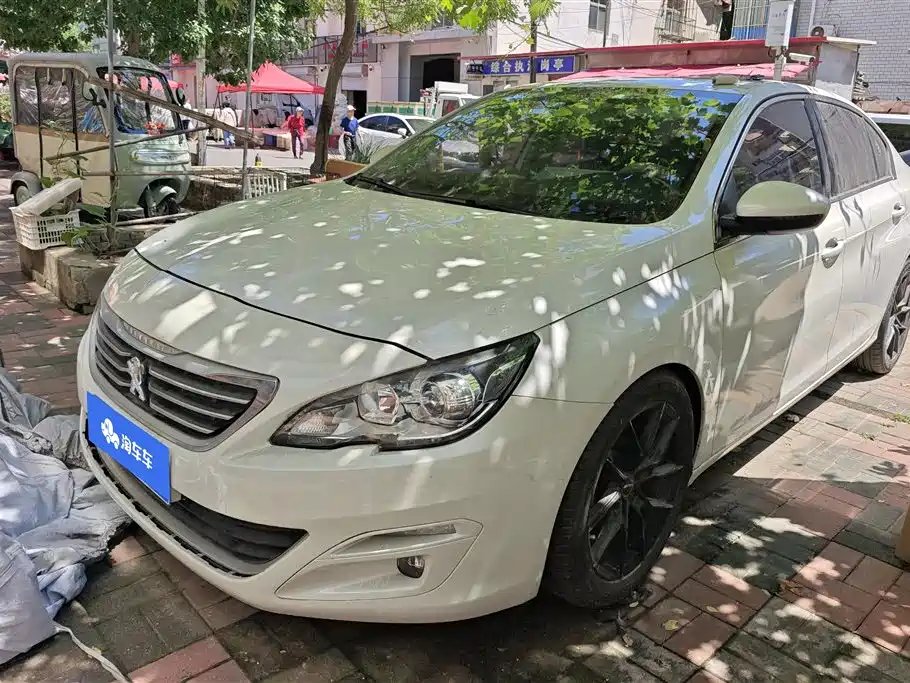 Peugeot 408 2016