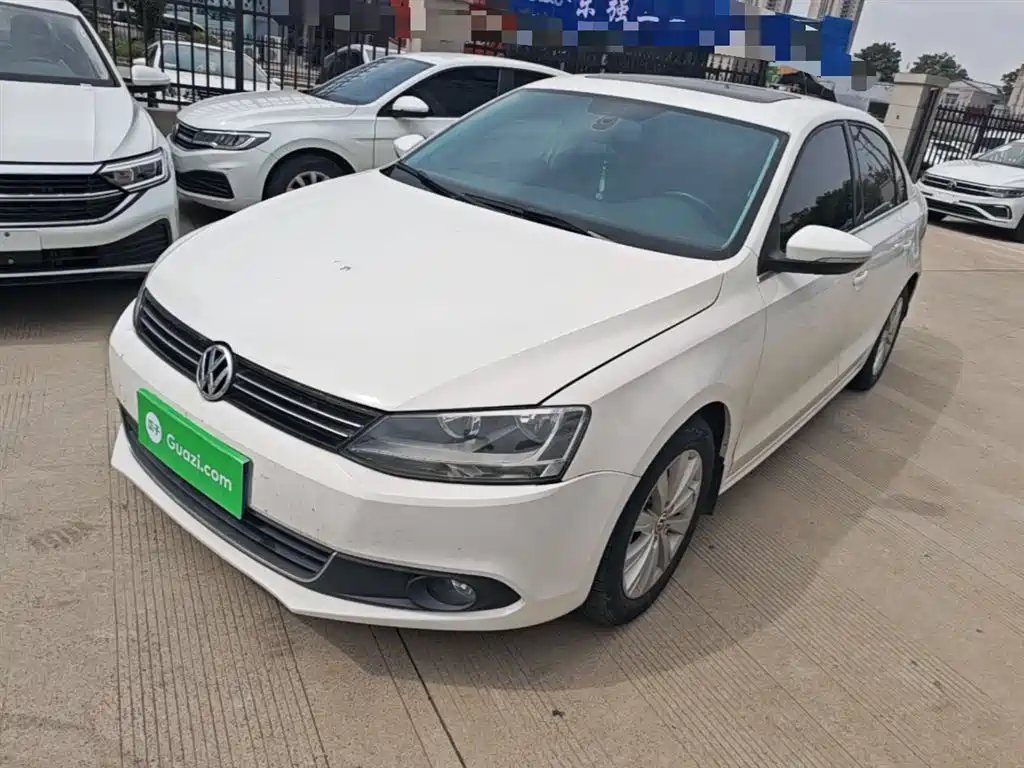 Volkswagen Sagitar 2014