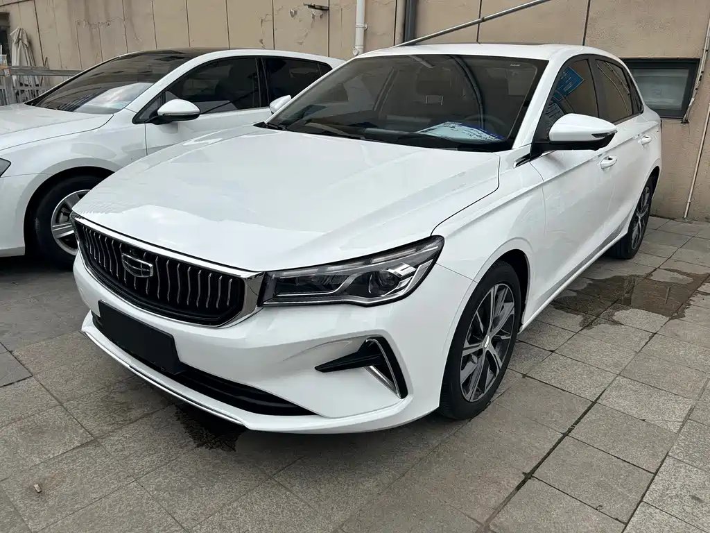 Geely Emgrand 2021