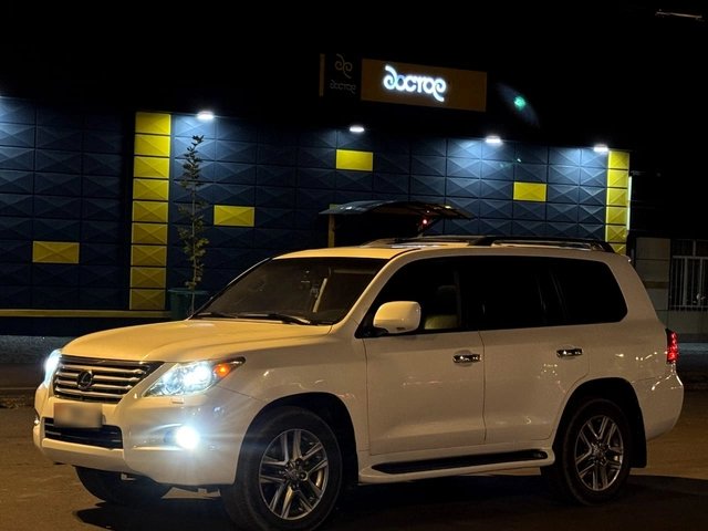 Lexus LX III 2008