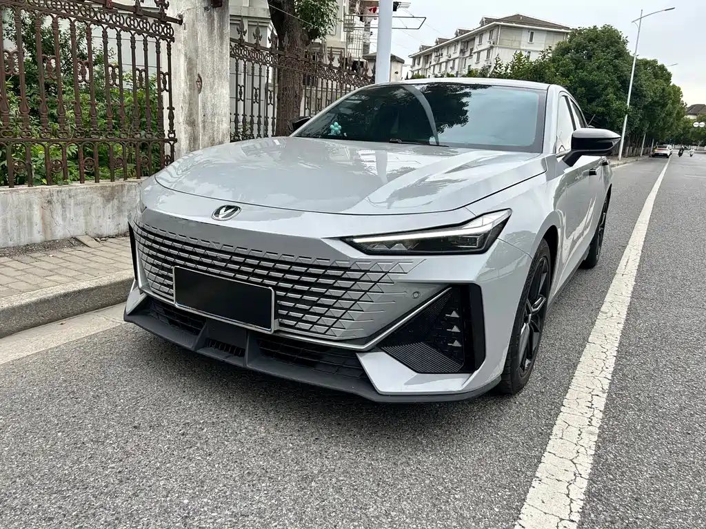 Changan UNI-V 2022
