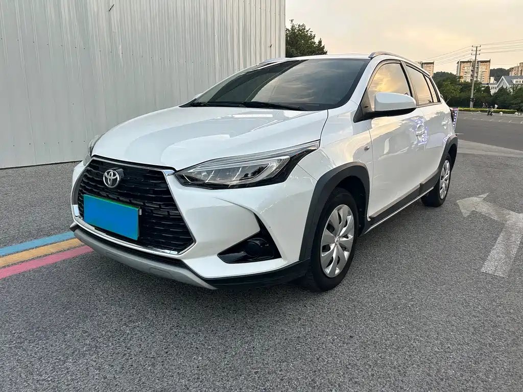 Toyota Yaris L 2021
