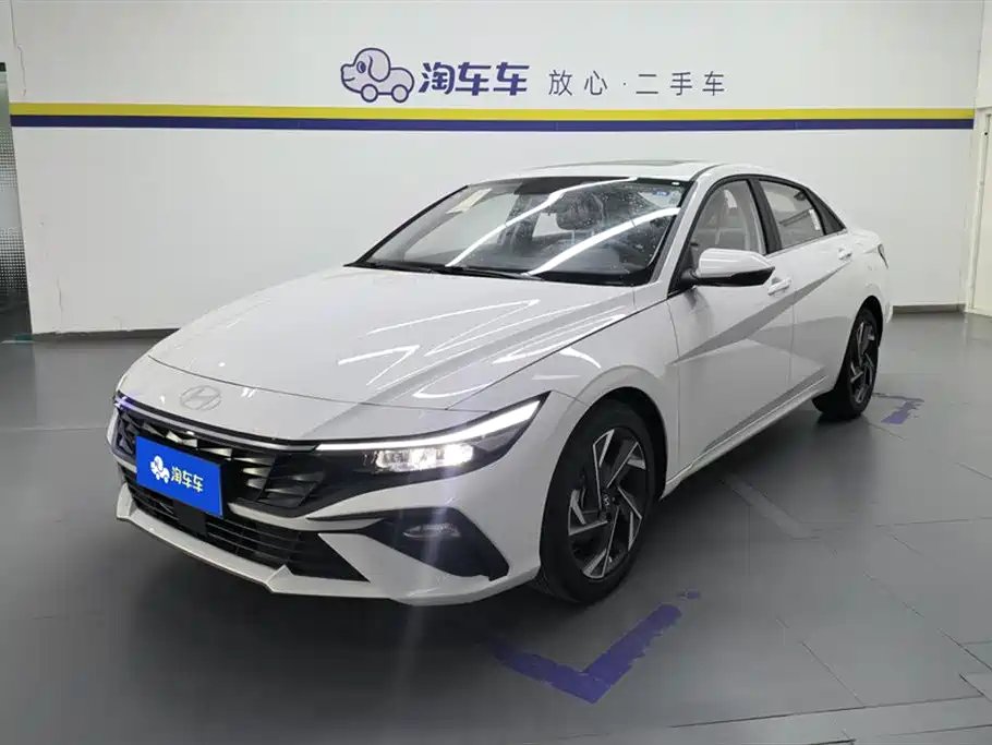 Hyundai Elantra 2025