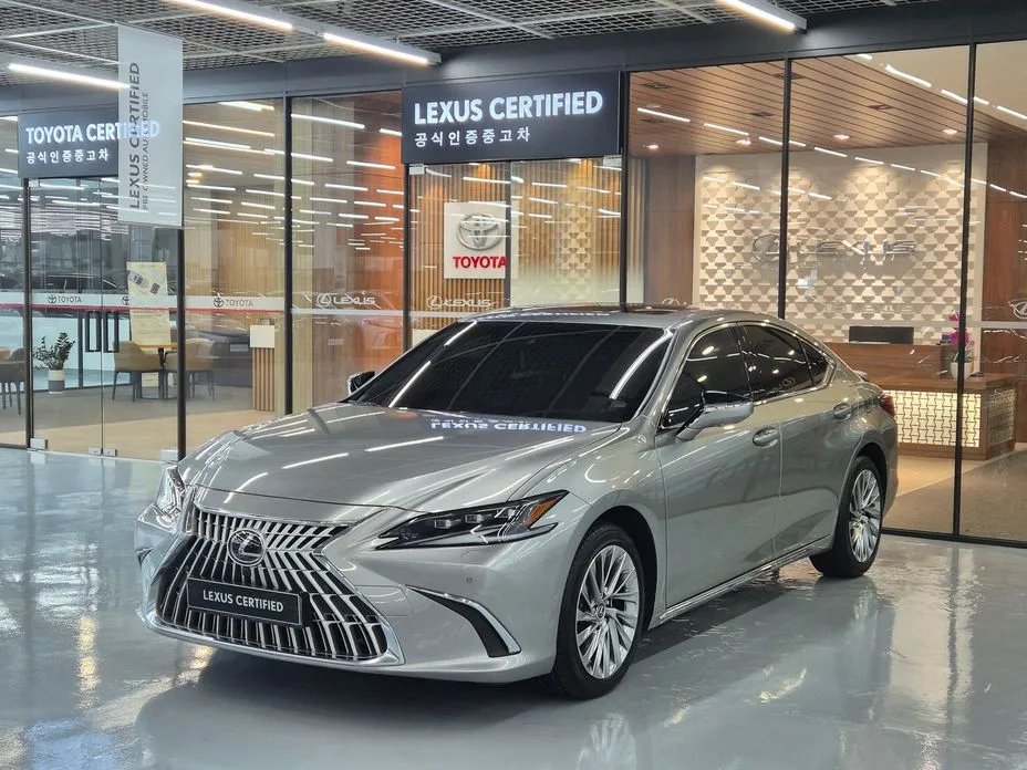 Lexus ES 2026