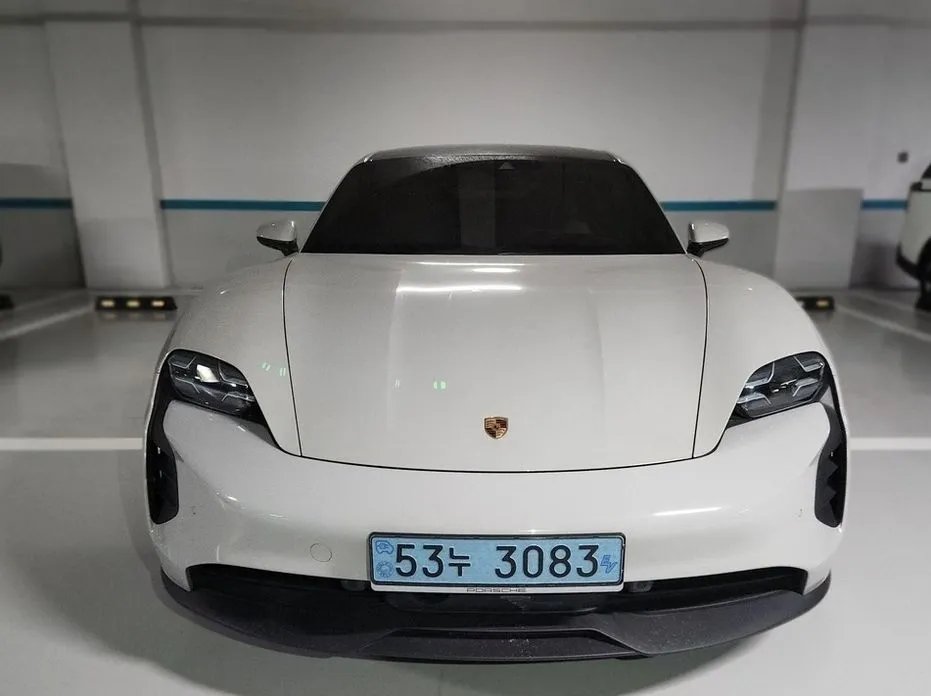 Porsche Taycan 2021