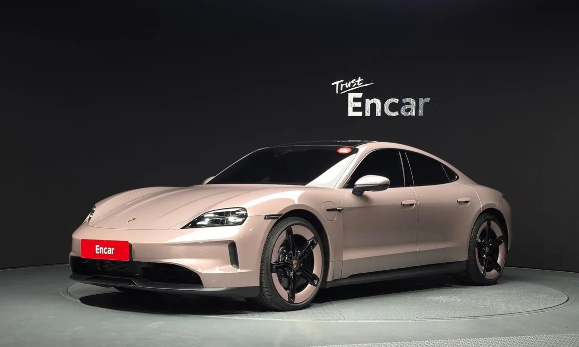 Porsche Taycan 2025