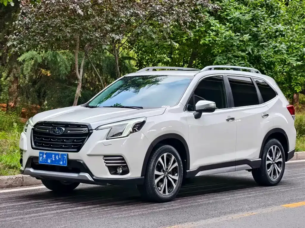 Subaru Forester 2023 — фото 1 из 5