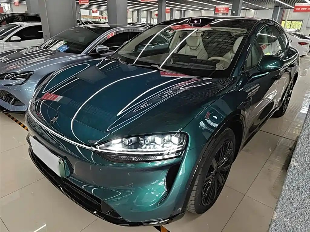 Luxeed Zhijie R7 2025