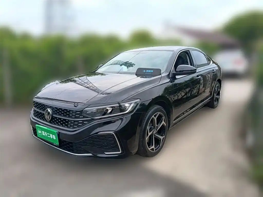 Volkswagen Passat 2024