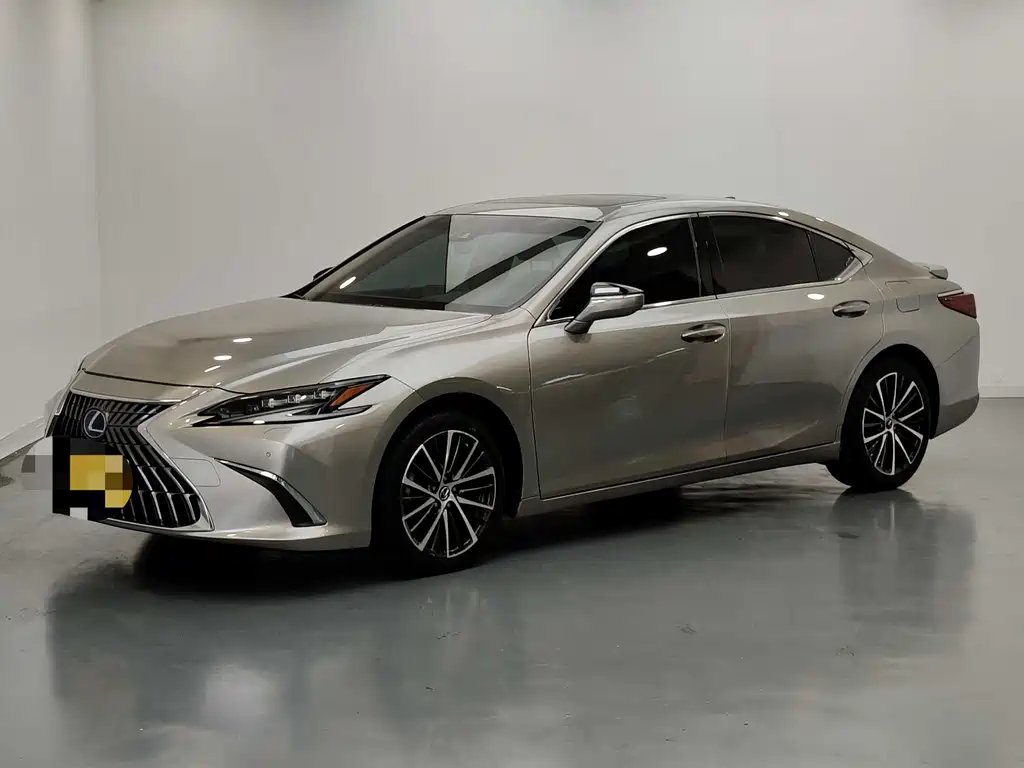 Lexus ES 2022