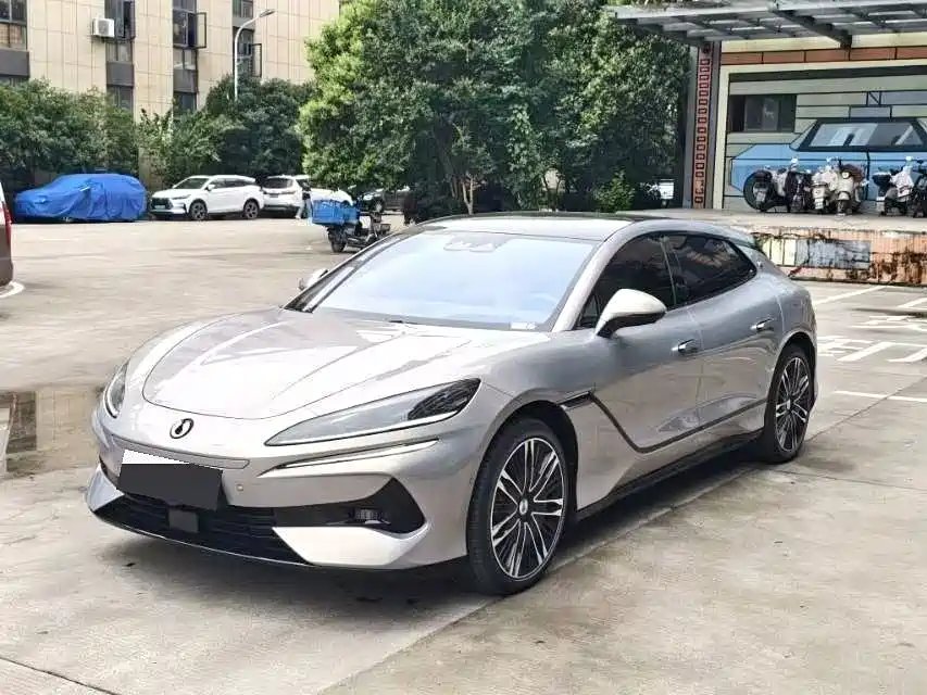 Denza Denza Z9GT 2024