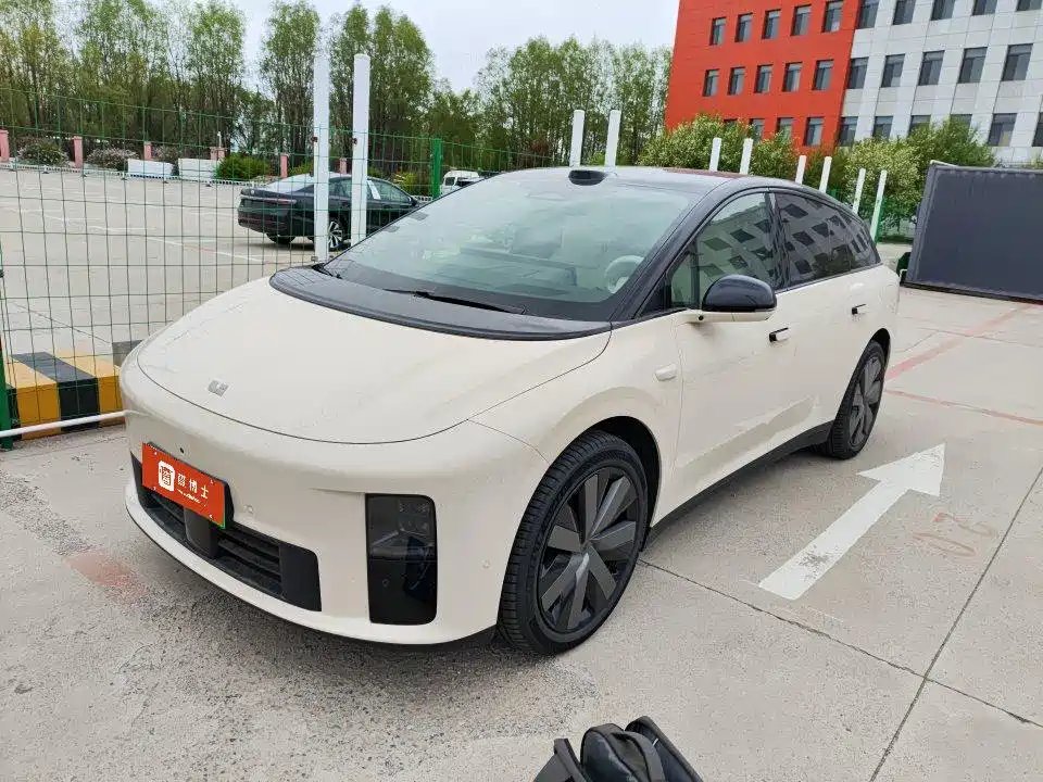 Li Auto Lii6 2025
