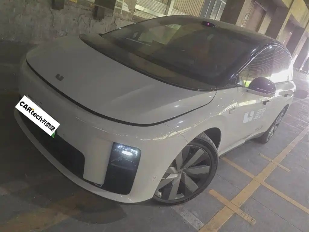 Li Auto Lii8 2025 — фото 1 из 5