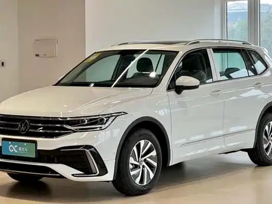 Volkswagen TiguanLPHEV 2025