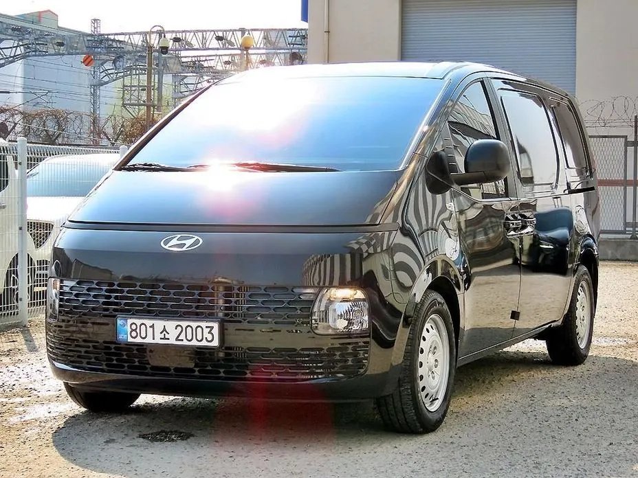 Hyundai Staria 2025
